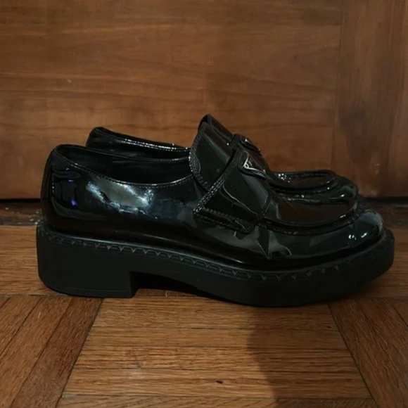 Prada Pattern leather loafers - Picture 7 of 9